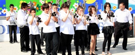  Новосформираният духов оркестър към СОУ „Любен Каравелов”- Несебър ще поведе тържествения парад от пощата в новия град към стария Несебър точно на 24 май. Младите музиканти, които едва от два месеца...