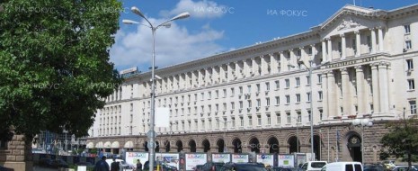   Имало политическа воля за въвеждането й, но всичко ще се реши в зала   | Мартина Бозукова Депутати от управляващото мнозинство отново пускат идеи пълната забрана за пушене на...