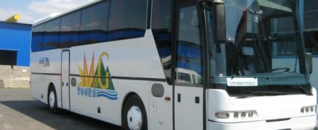   Пътуващите до Велико Търново  ще могат да ползват и линията Бургас – Свищов Бургаската транспортна фирма „М-Бус” остава единствения превозвач, който ще продължи да осъществява курсовете  Бургас – Велико...