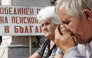 В пакета с пенсионни промени се обсъжда Промяна в изчисляването на новите пенсии, изравняване и на стажа за мъже и жени Отпадането на трите най-добри години преди ’97 година от...