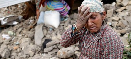 Непал призова чуждестранните спасителни екипи да спрат да идват Хуманитарна криза обхваща Непал Стотици хиляди напуснаха Катманду, малките селища са изоставени Властите в Непал са объркани от мащабите на бедствието,...