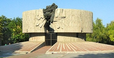 Тържествено отбелязване на 71 – години от Девети септември 1944г. организира Общинският съвет на БСП-Бургас. На 9- ти септември / сряда / от 18:30 часа на Пантеона в Морската градина...