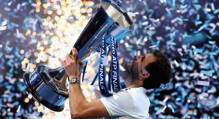 LONDON, ENGLAND - NOVEMBER 19:  Grigor Dimitrov of Bulgaria lifts the trophy as he celebrates victory following the singles final against David Goffin of Belgium during day eight of the 2017 Nitto ATP World Tour Finals at O2 Arena on November 19, 2017 in London, England.  (Photo by Clive Brunskill/Getty Images)