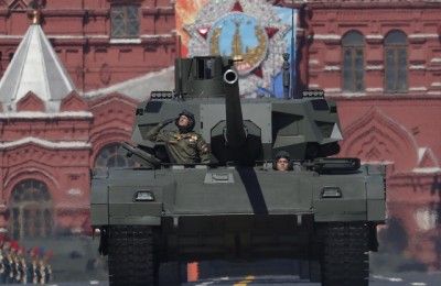 epa06721227 A Russian Armata tank takes part in the Victory Day military parade in the Red Square in Moscow, Russia, 09 May 2018. Russia marks the 73rd anniversary of the victory over Nazi Germany in World War II.  EPA/SERGEI ILNITSKY