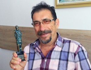 2. Иван Бунков, председател на БАРМ, със статуетката