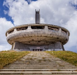 r-orig-orig-buzludzha