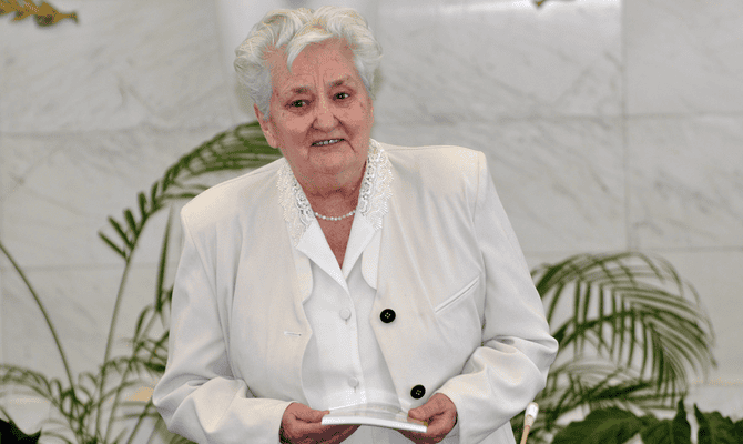 PROFESSOR SVETLANA PORTRET(3)