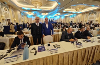 Инж. Пламен Панчев и зам.-кметът Николай Стаматов по време на форума в Макао(1)